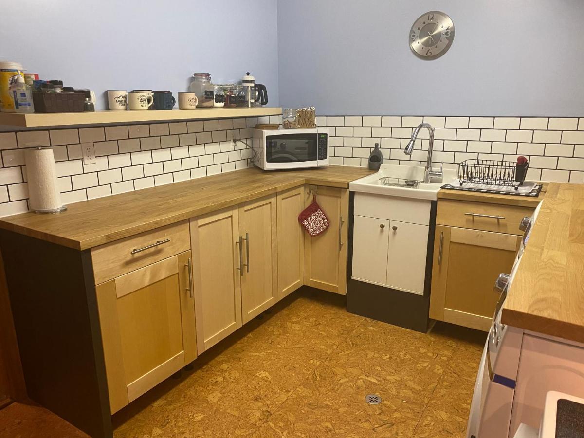 Journey'S End - 2 Bed 1 Bath Suite Golden Ngoại thất bức ảnh